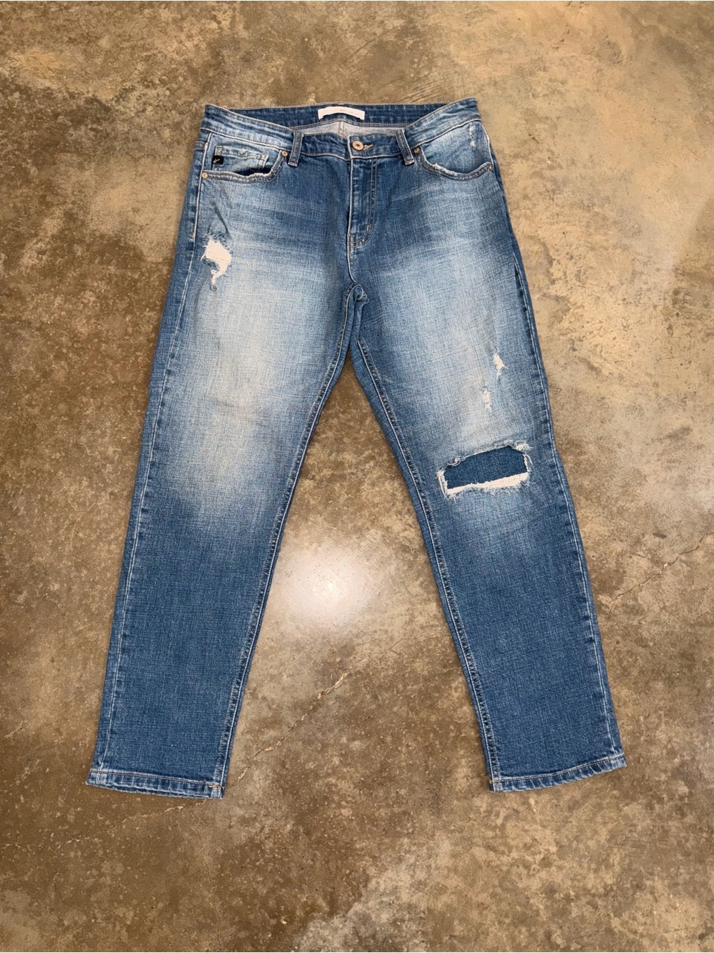 KanCan Jeans 9 28 Distressed Medium Wash Straight Leg Stretch Denim Relaxed